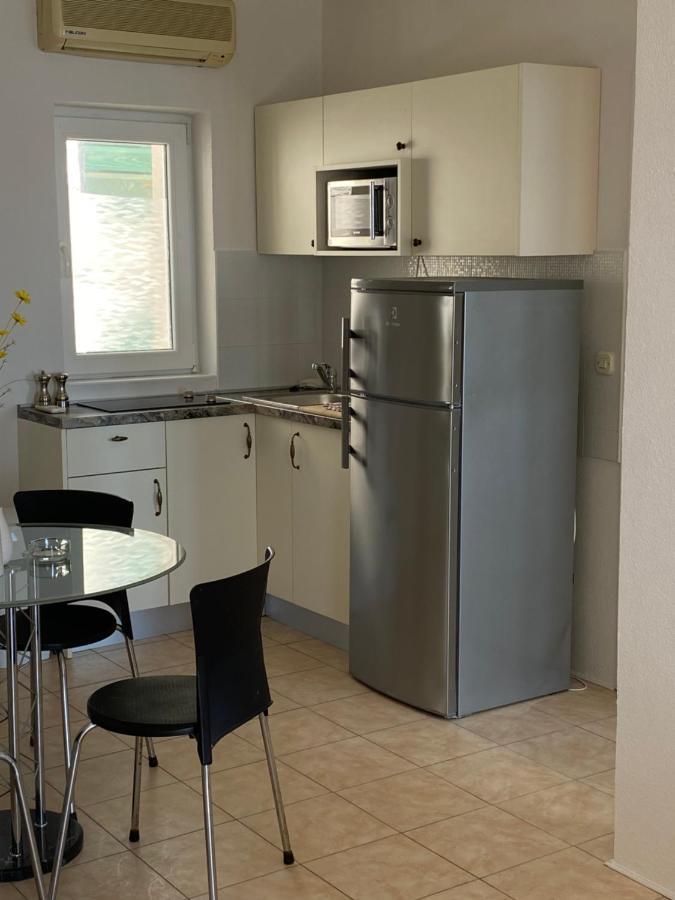 Villa Leo Beach Apartment Podgora Exterior photo